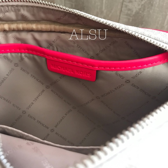 Michael Kors Fulton Sport LG EW Xbody Neon Pink - Picture 8 of 8